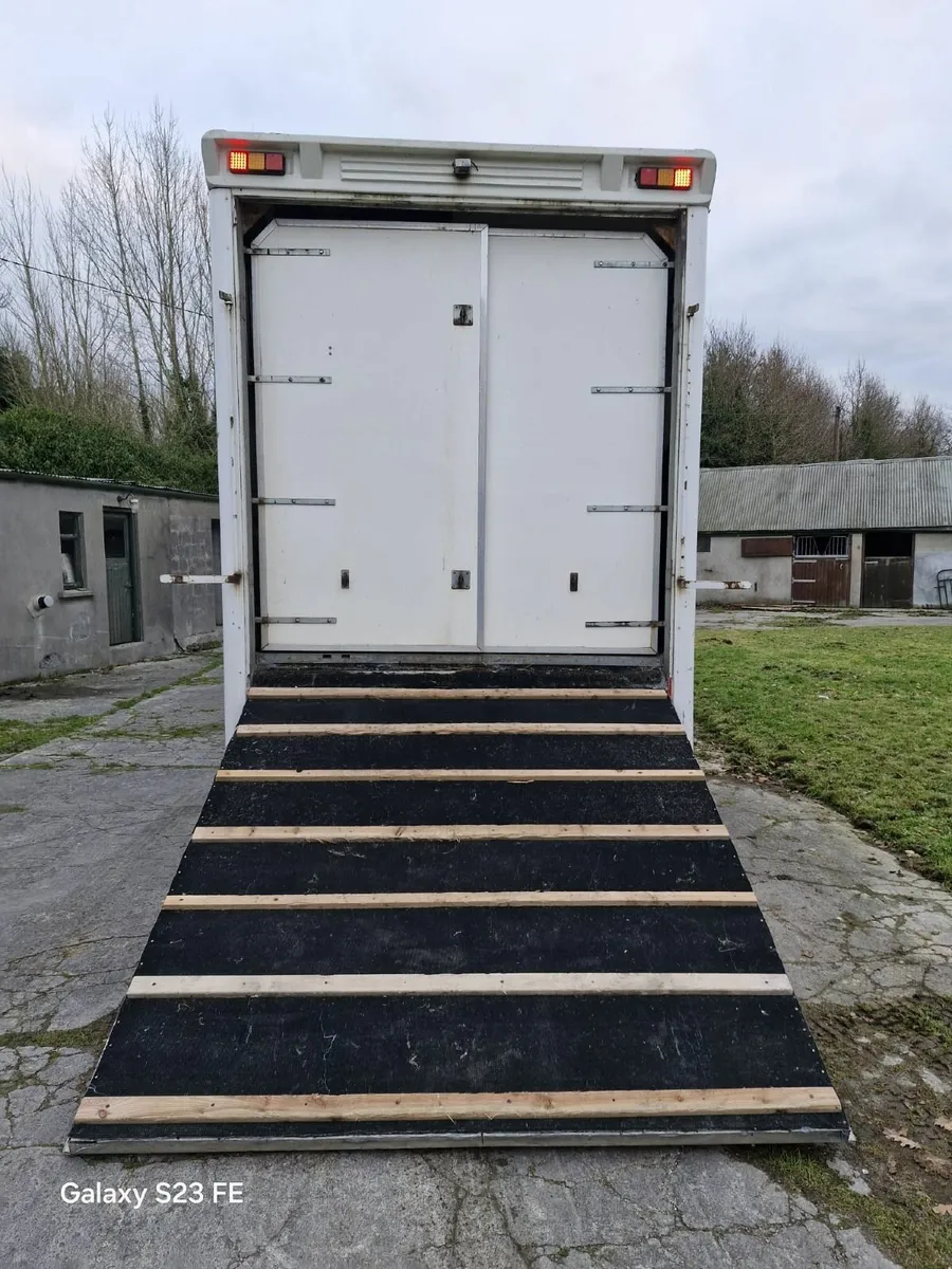 Transport Horsebox - Image 3