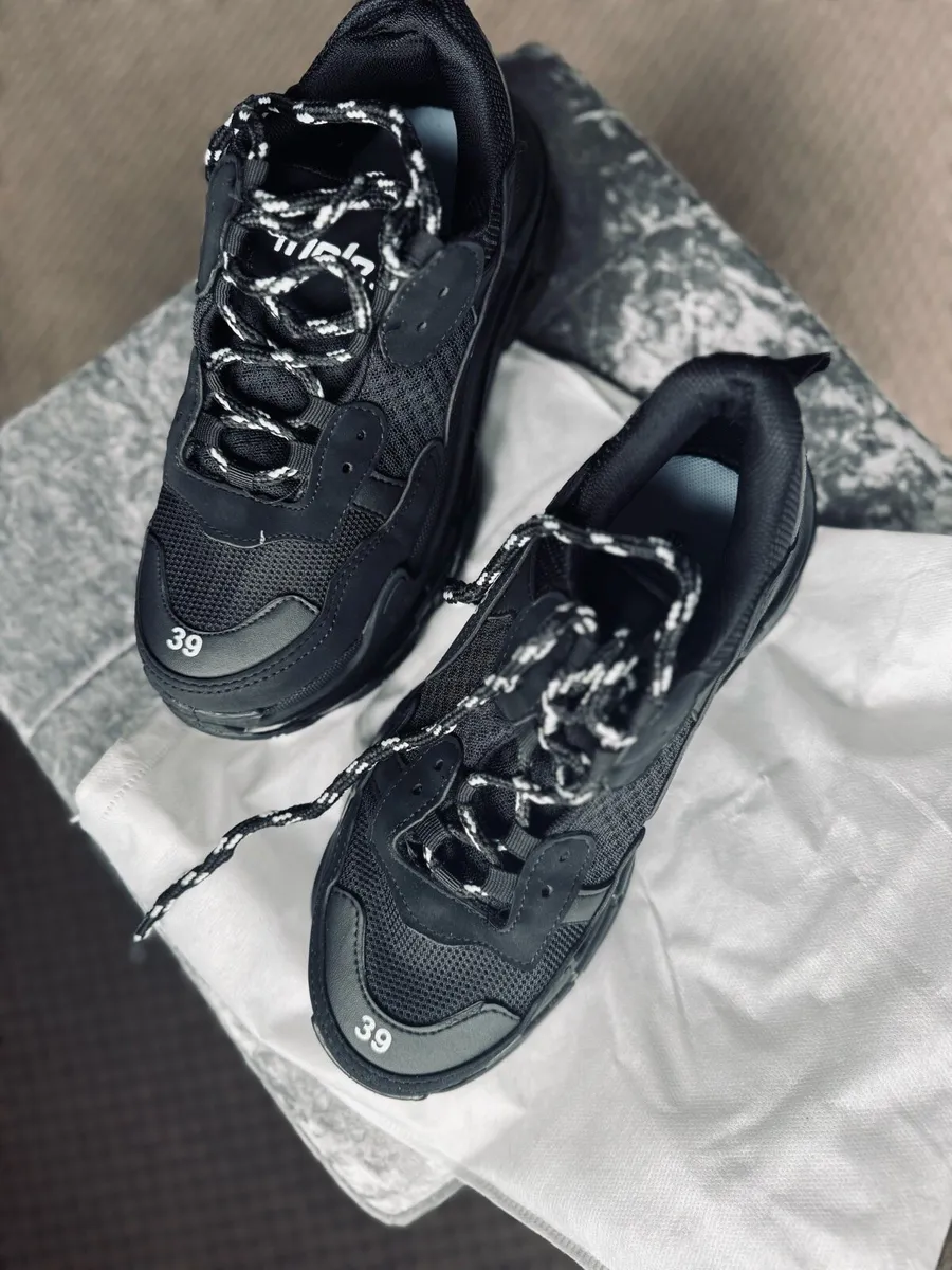 Shoes - Image 2