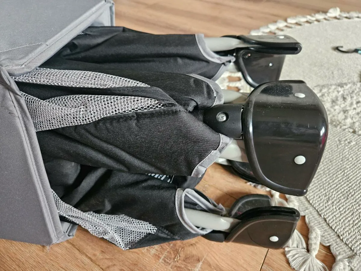 Travel cot - Image 3
