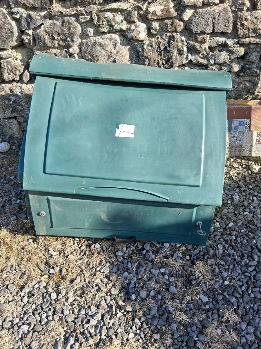 Storage bin