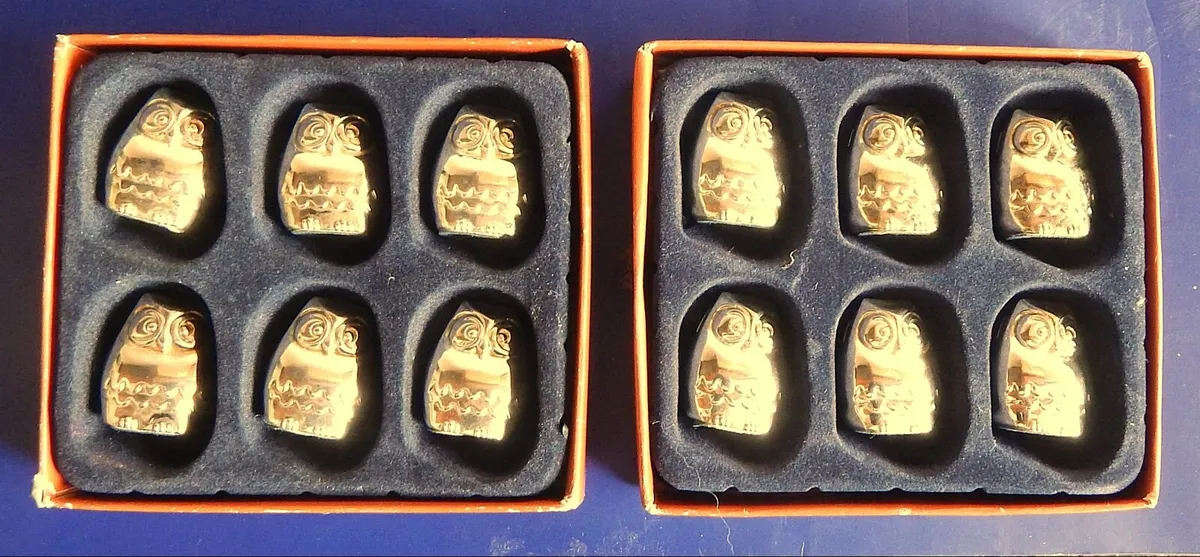 12 Small Vintage Silver Plated Owl Place Cards - Image 4