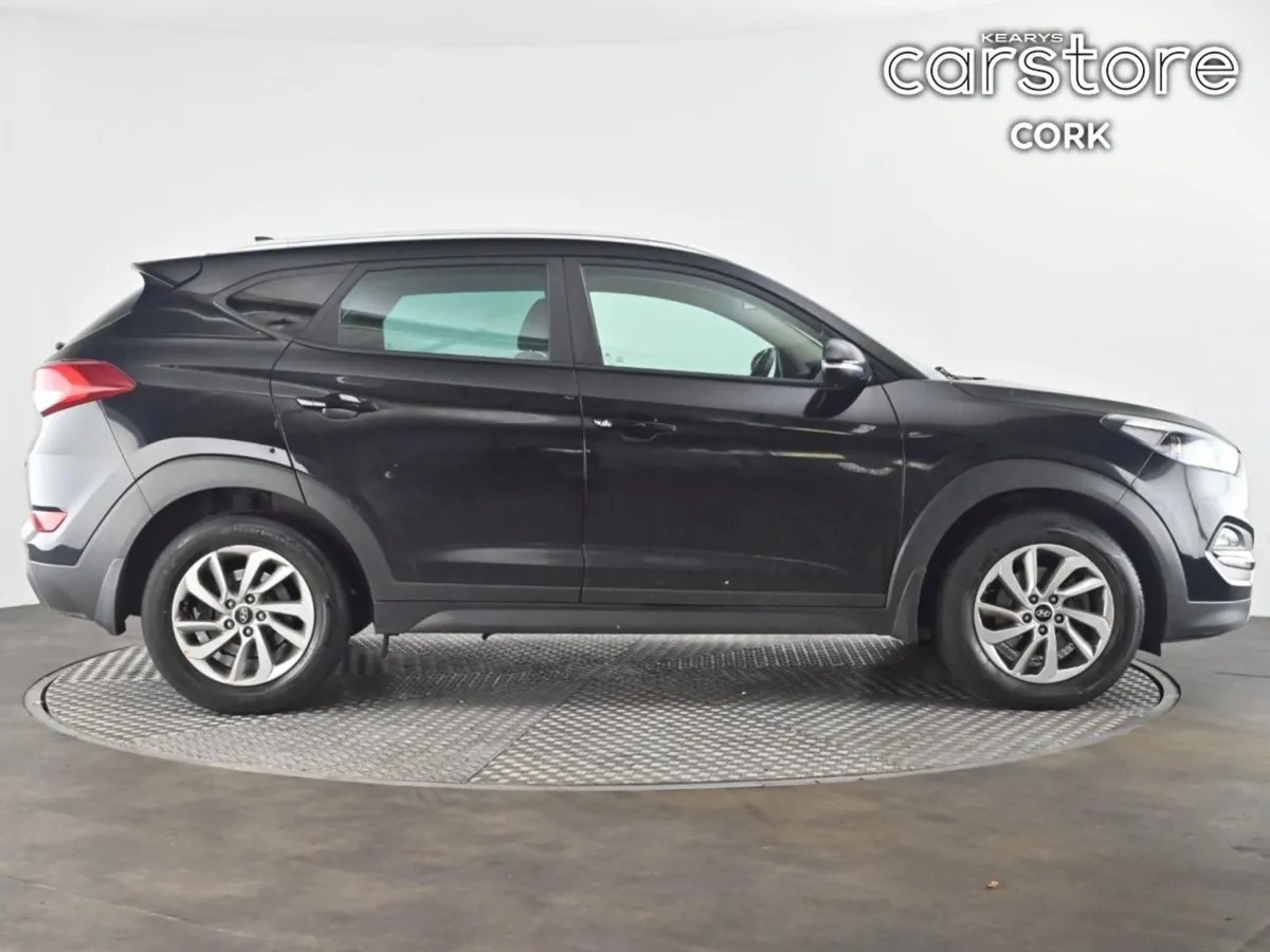 Hyundai Tucson 1.7 D Executive SE - Image 3