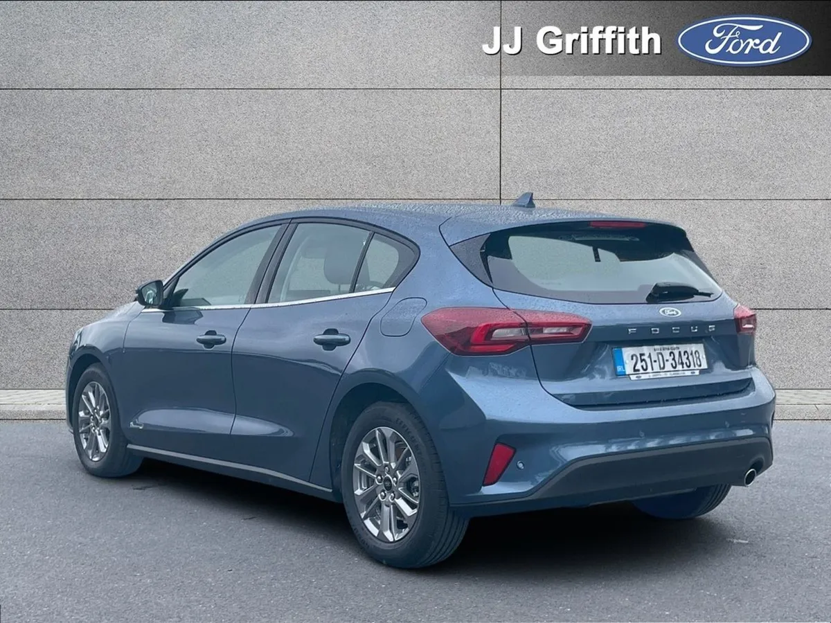 Ford Focus Titanium 1.0l Ecoboost 125PS Mhev - Image 2