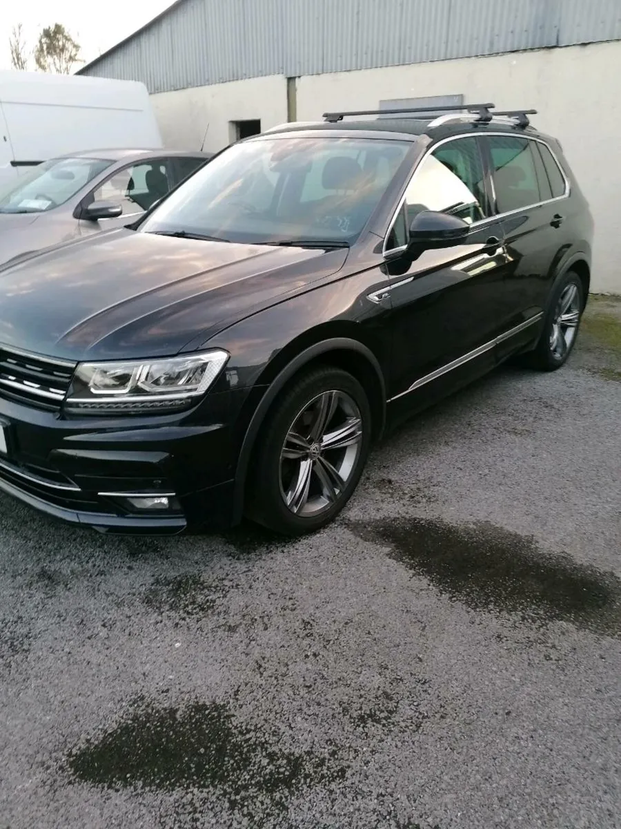 R Line Tiguan - Image 2