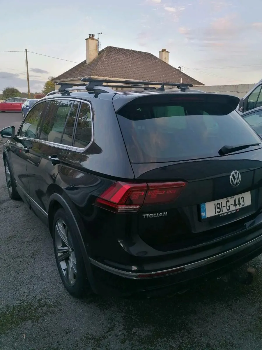 R Line Tiguan - Image 3