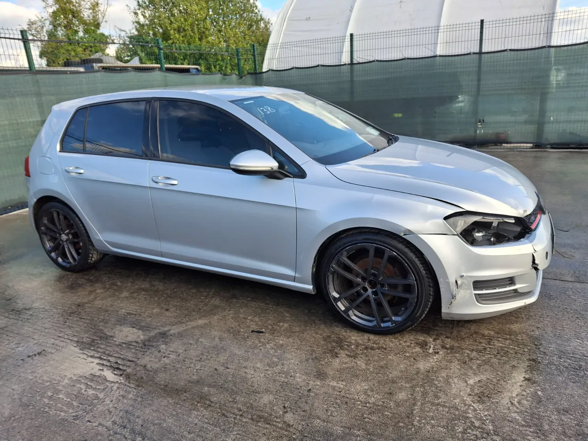 2014 Volkswagen Golf TDI Light Damage - Image 3