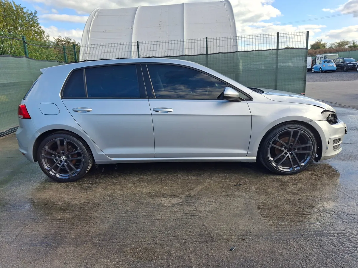 2014 Volkswagen Golf TDI Light Damage - Image 4