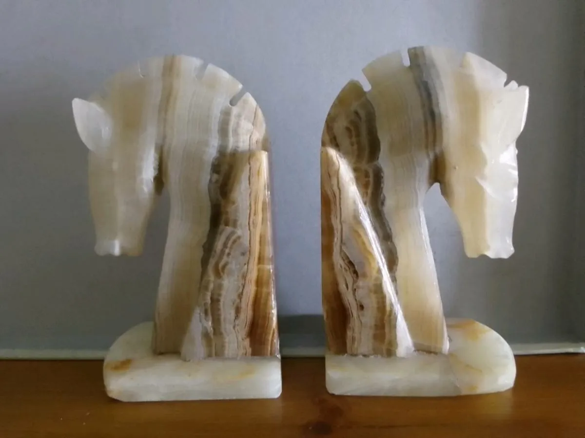Onyx Horse Head Bookends - Image 1