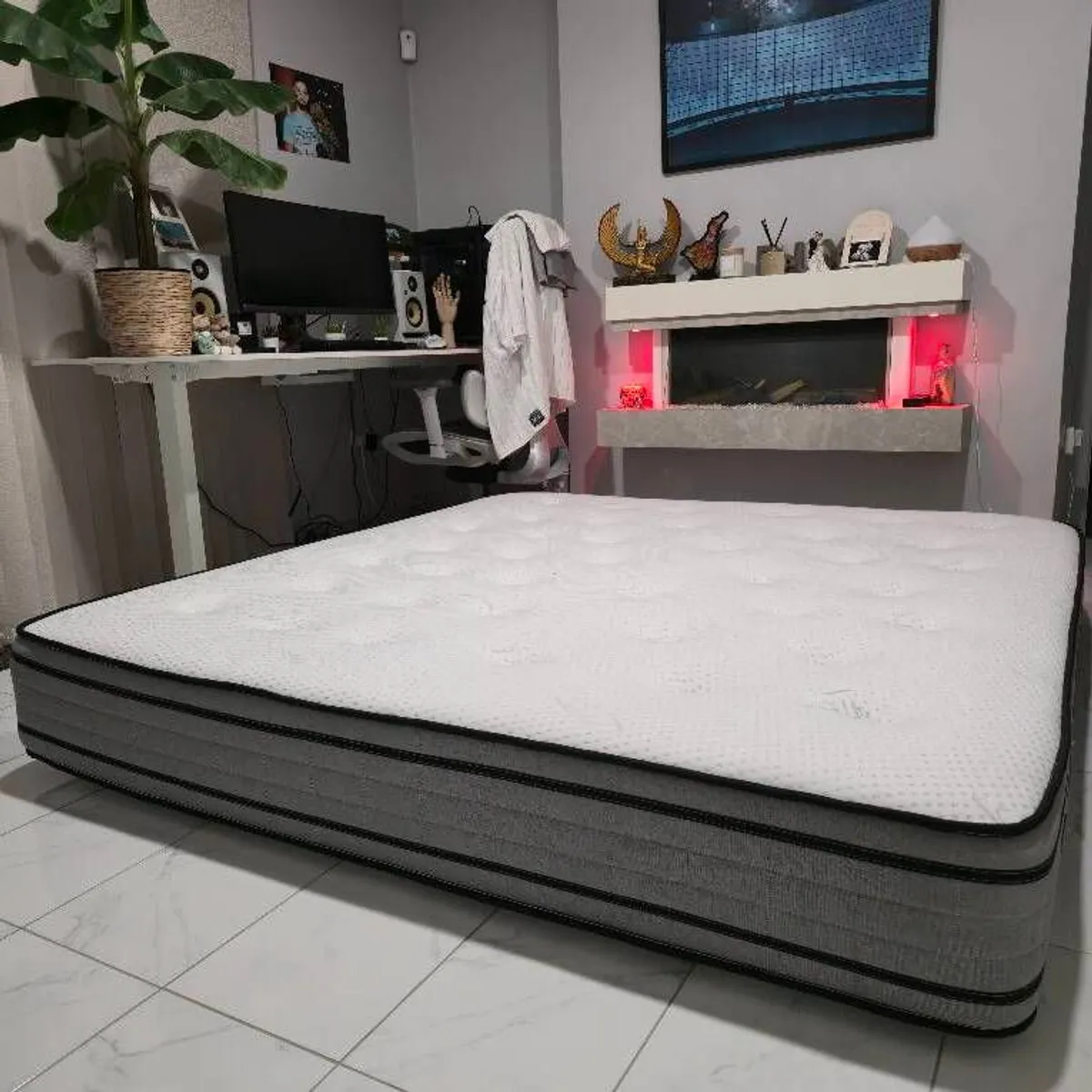 Luxury Mattress 4000 springs Super king - Image 1