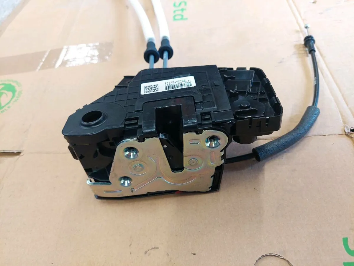 GENUINE NEW HYUNDAI TUCSON DOOR LOCKS - Image 3
