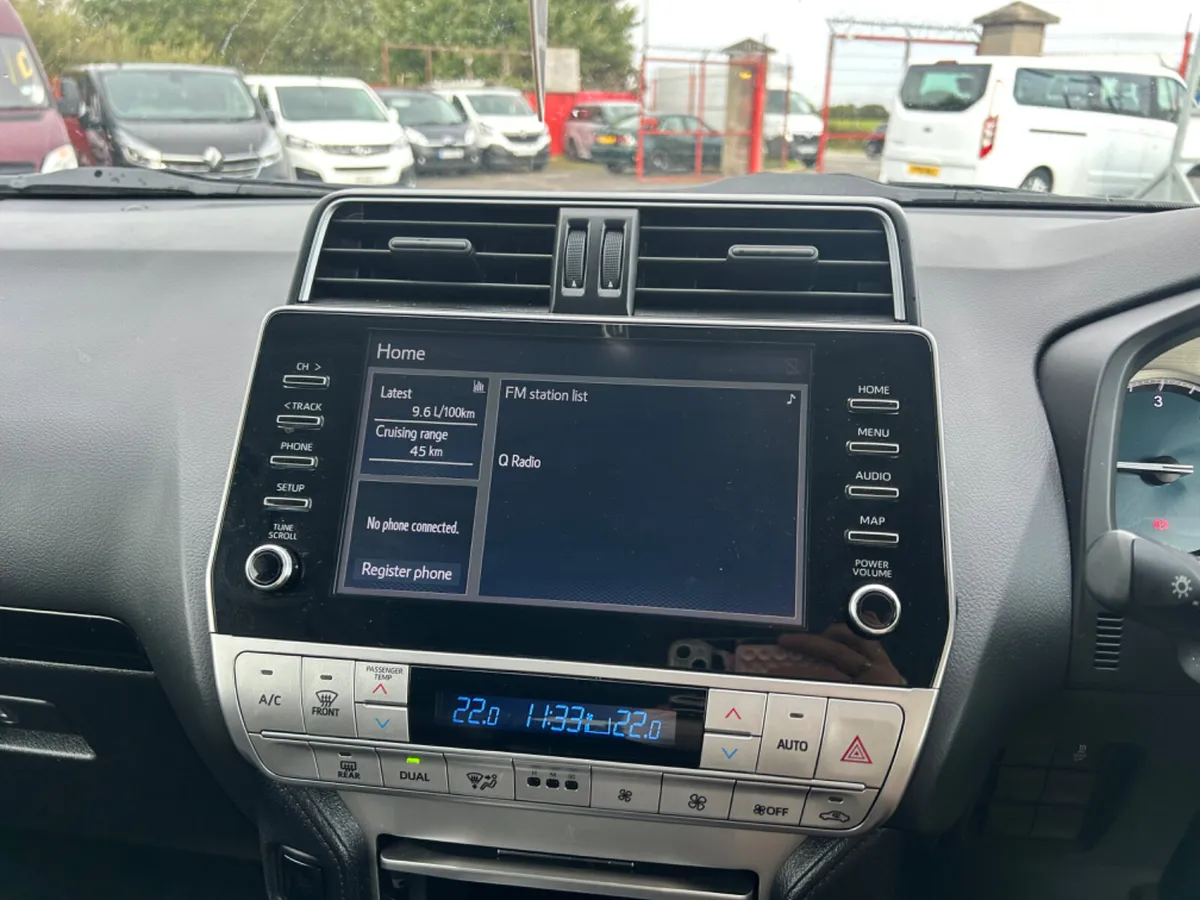 2022 Grey Toyota Landcruiser - Image 4