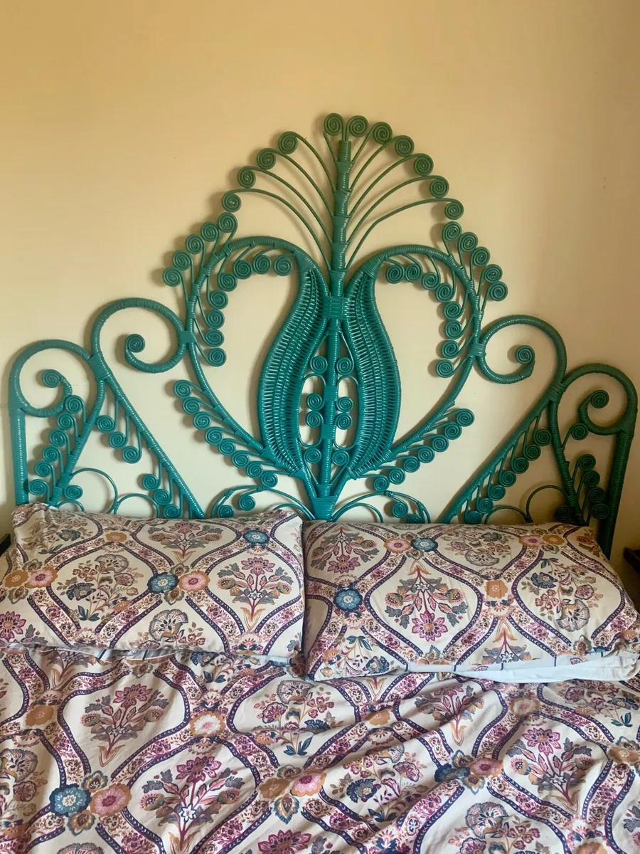 Teal king-sized bed frame and base - Image 3