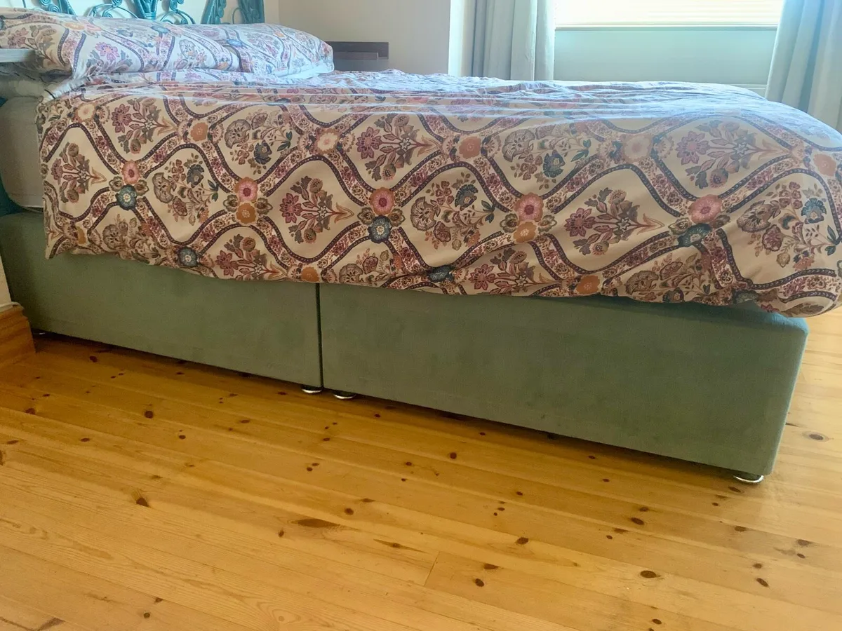 Teal king-sized bed frame and base - Image 4
