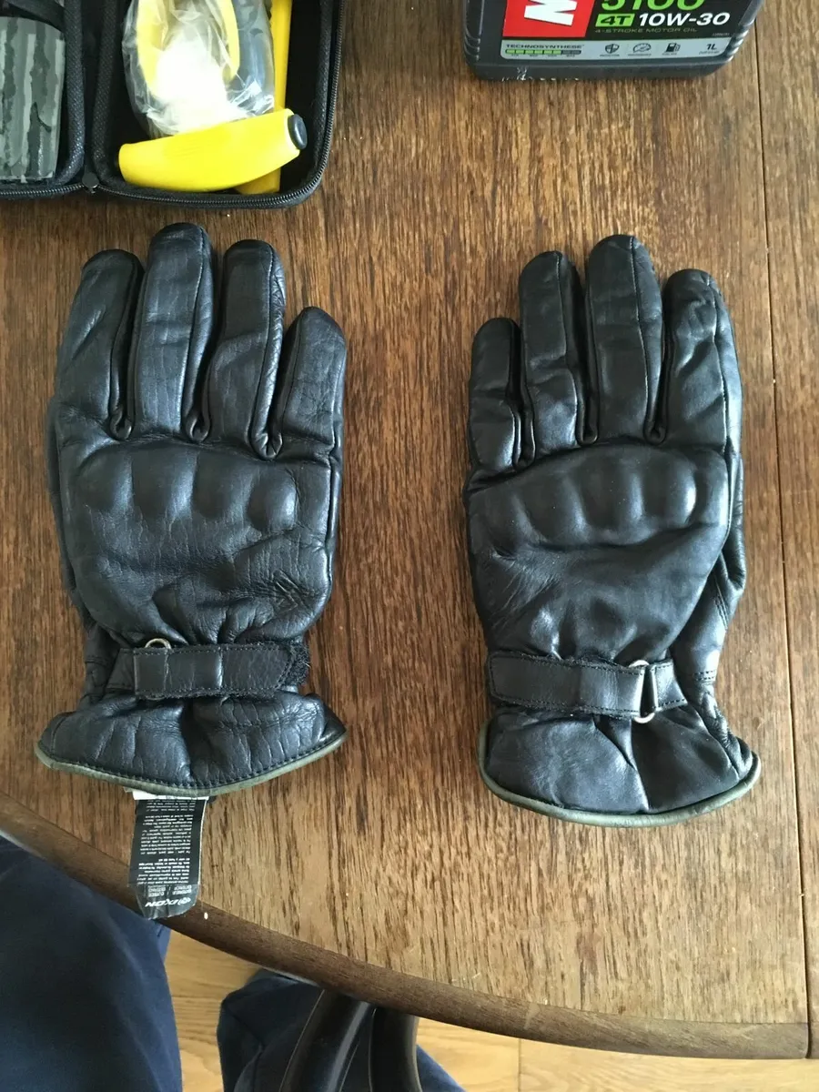 Motorbike Accessories - Gloves, Repair Kit, Oil - Image 3