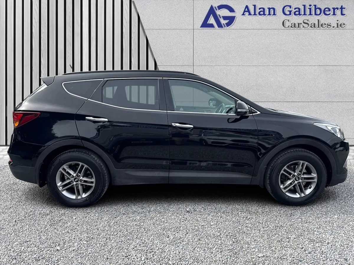 Hyundai Santa Fe EXECUTIVE 4WD 7 SEATER - Image 3