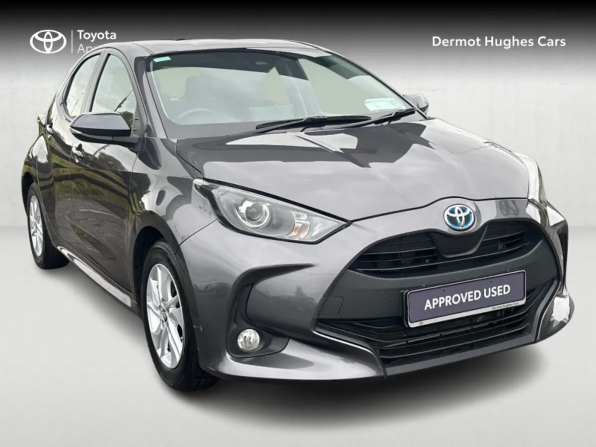 Toyota Yaris HYBRID LUNA AUTO - Image 1