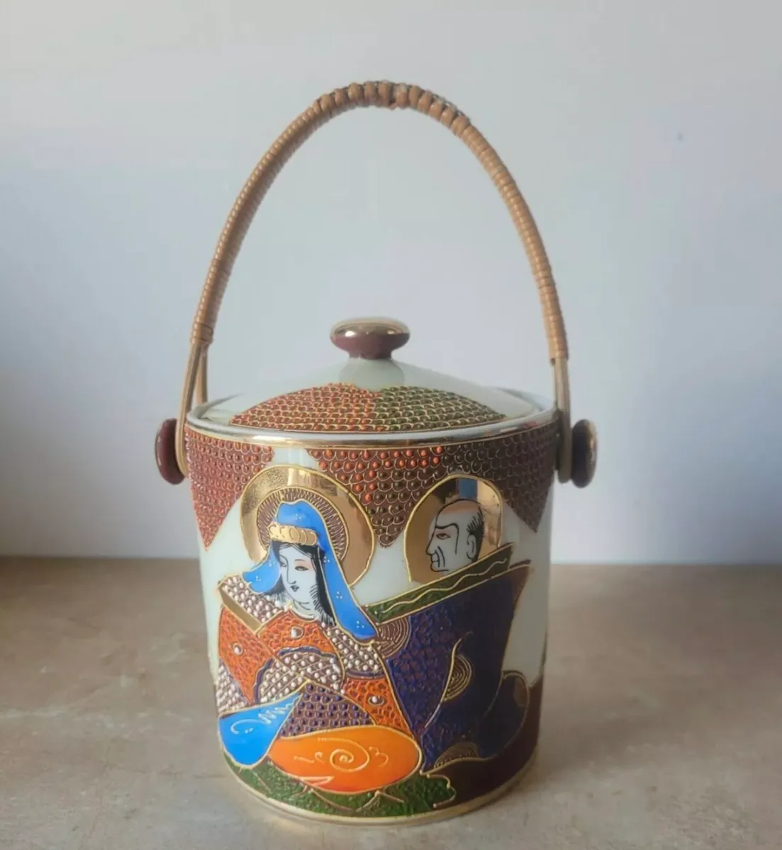 Antique Japanese samurai biscuit barrel - Image 1