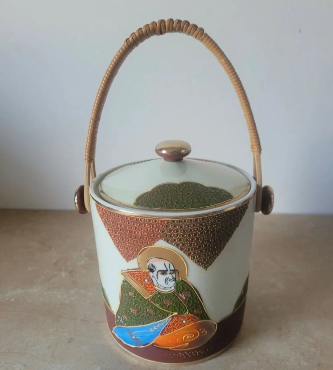 Antique Japanese samurai biscuit barrel - Image 2