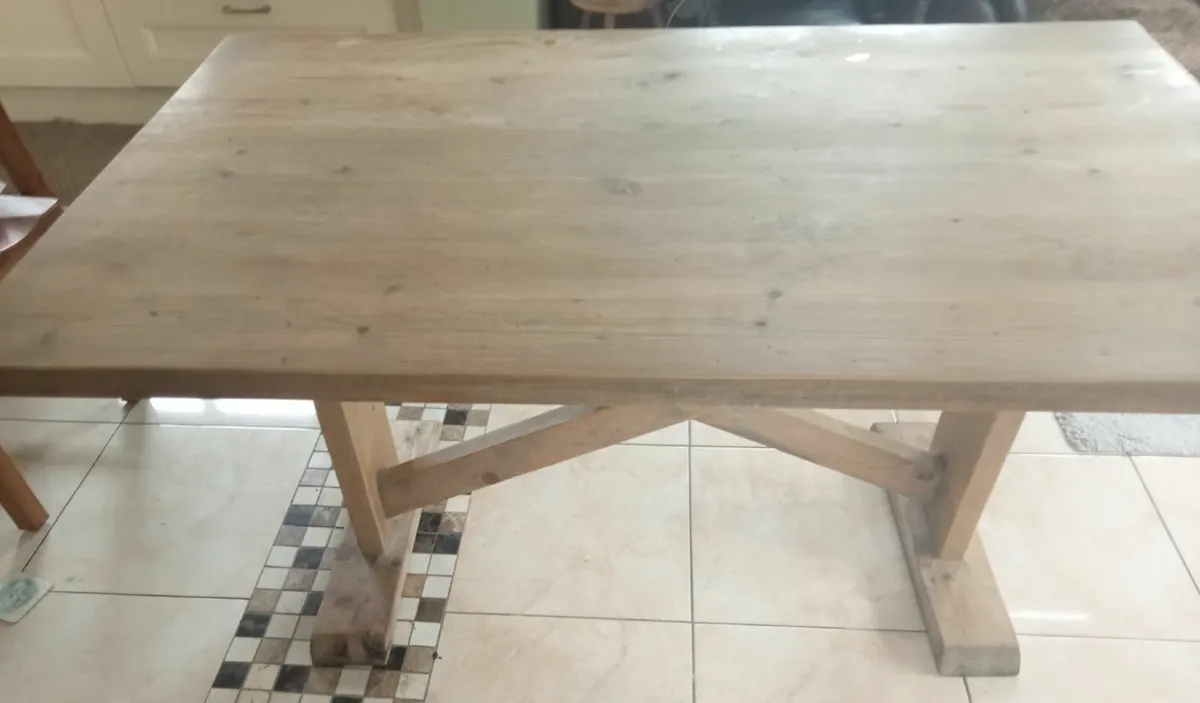 Kitchen table - Image 2