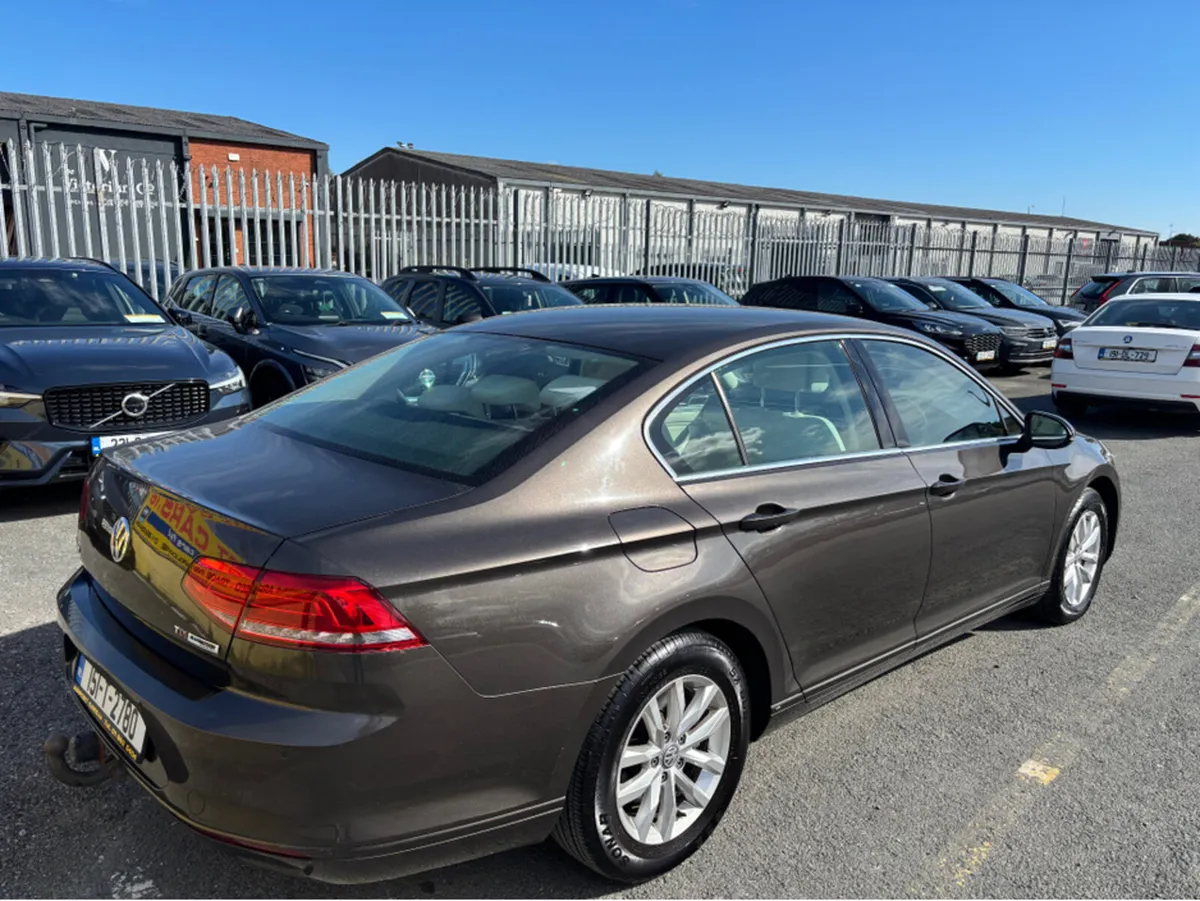 Volkswagen Passat COMFORTLINE 1.6 TDI MANUAL 6SPEE - Image 4