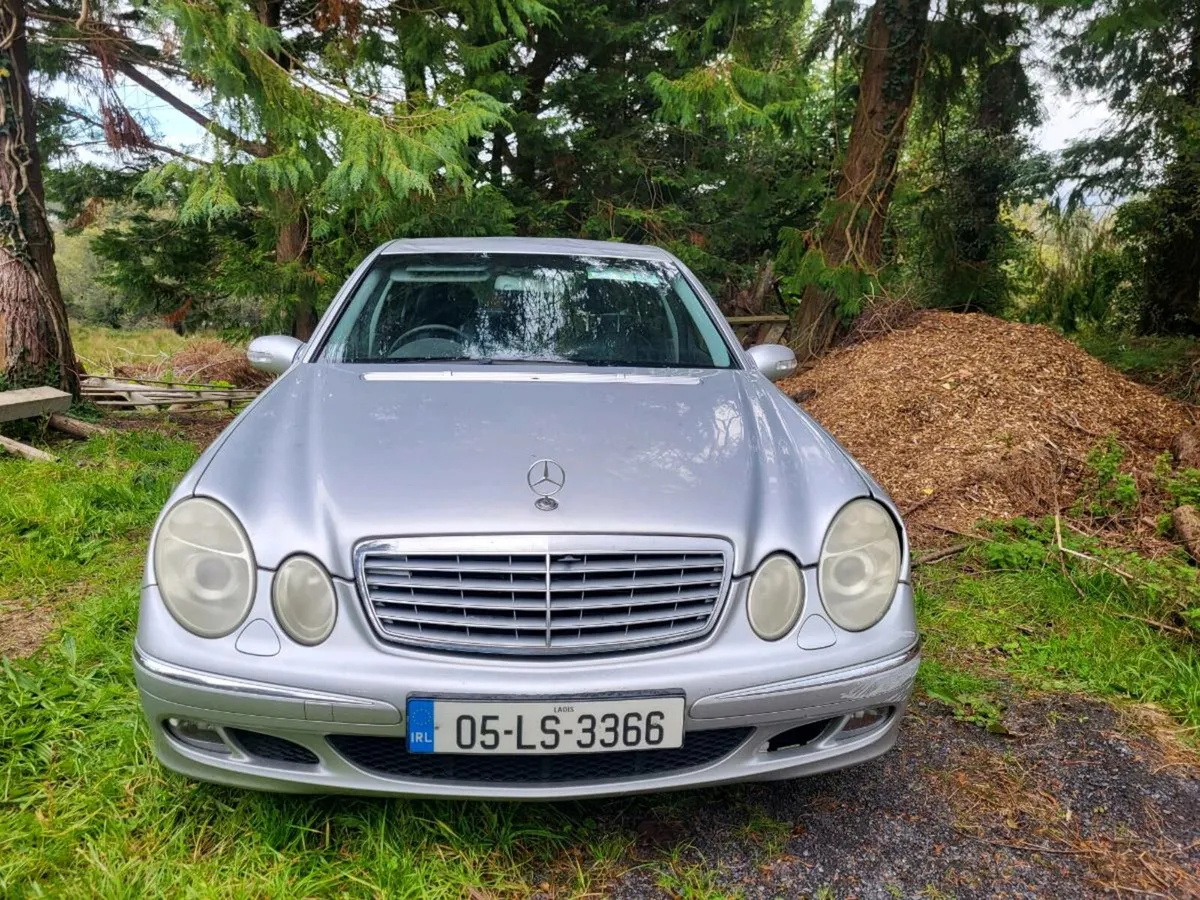 Mercedes e200 - Image 2