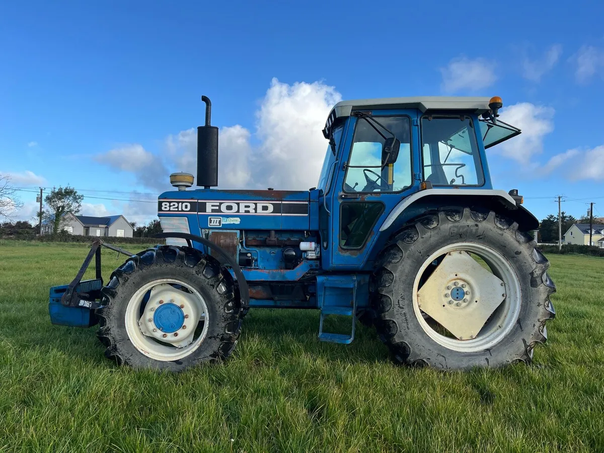 Ford 8210 - Image 2