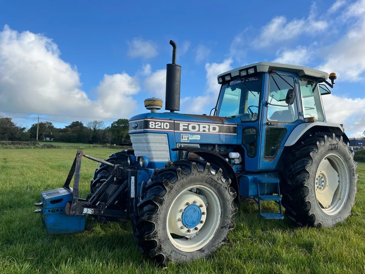 Ford 8210 - Image 1