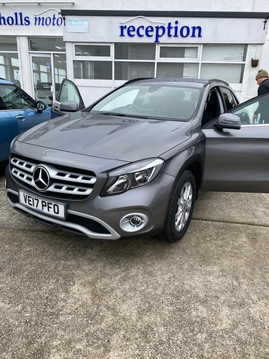 Mercedes-Benz GLA 2017 - Image 2