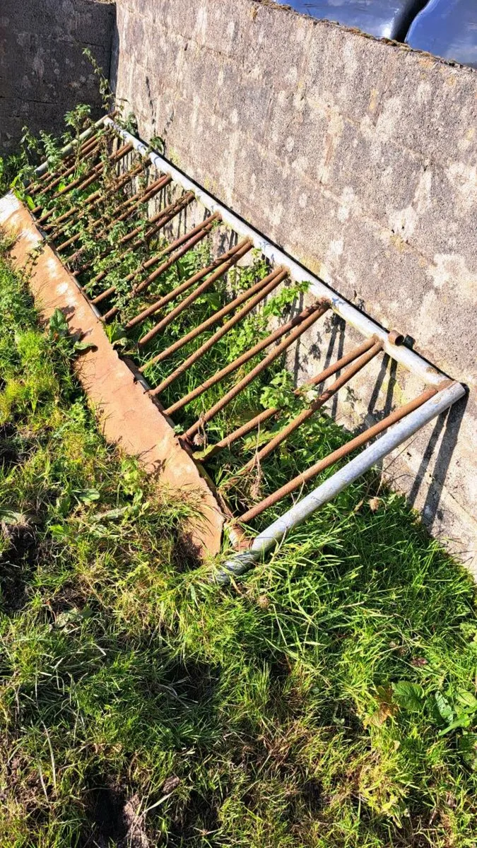 Gates - Image 2