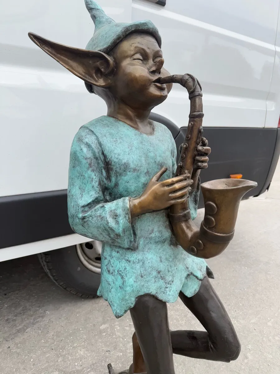 Bronze pixie playing saxophone - Image 3