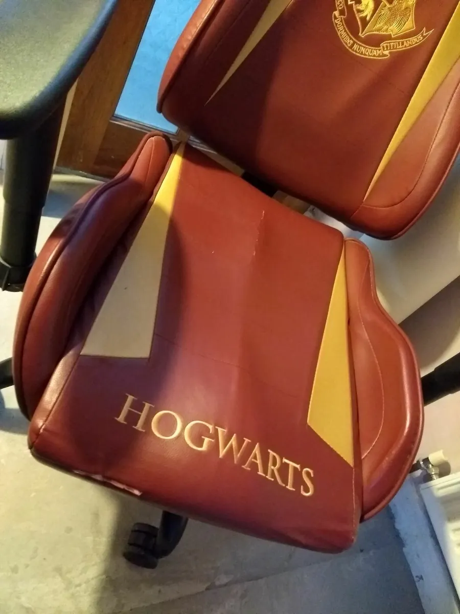 Harry potter gaming chair - Image 4