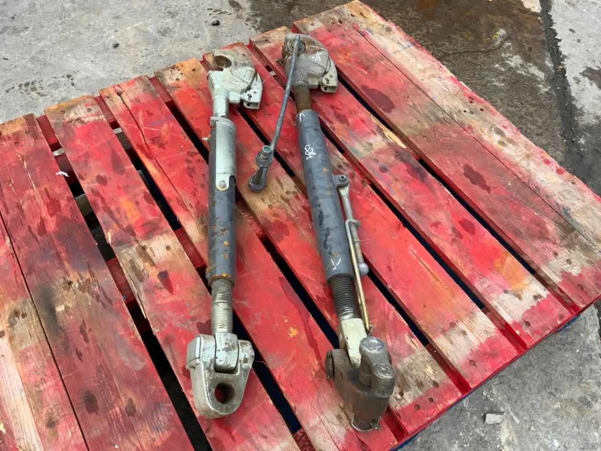 CAT 3 LIFT ARMS LINKAGE & TOP LINK..........1249- - Image 2