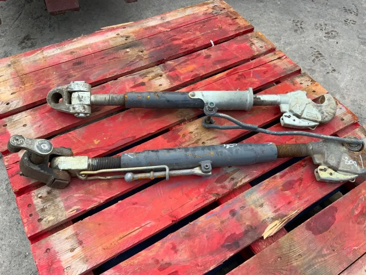 CAT 3 LIFT ARMS LINKAGE & TOP LINK..........1249- - Image 3