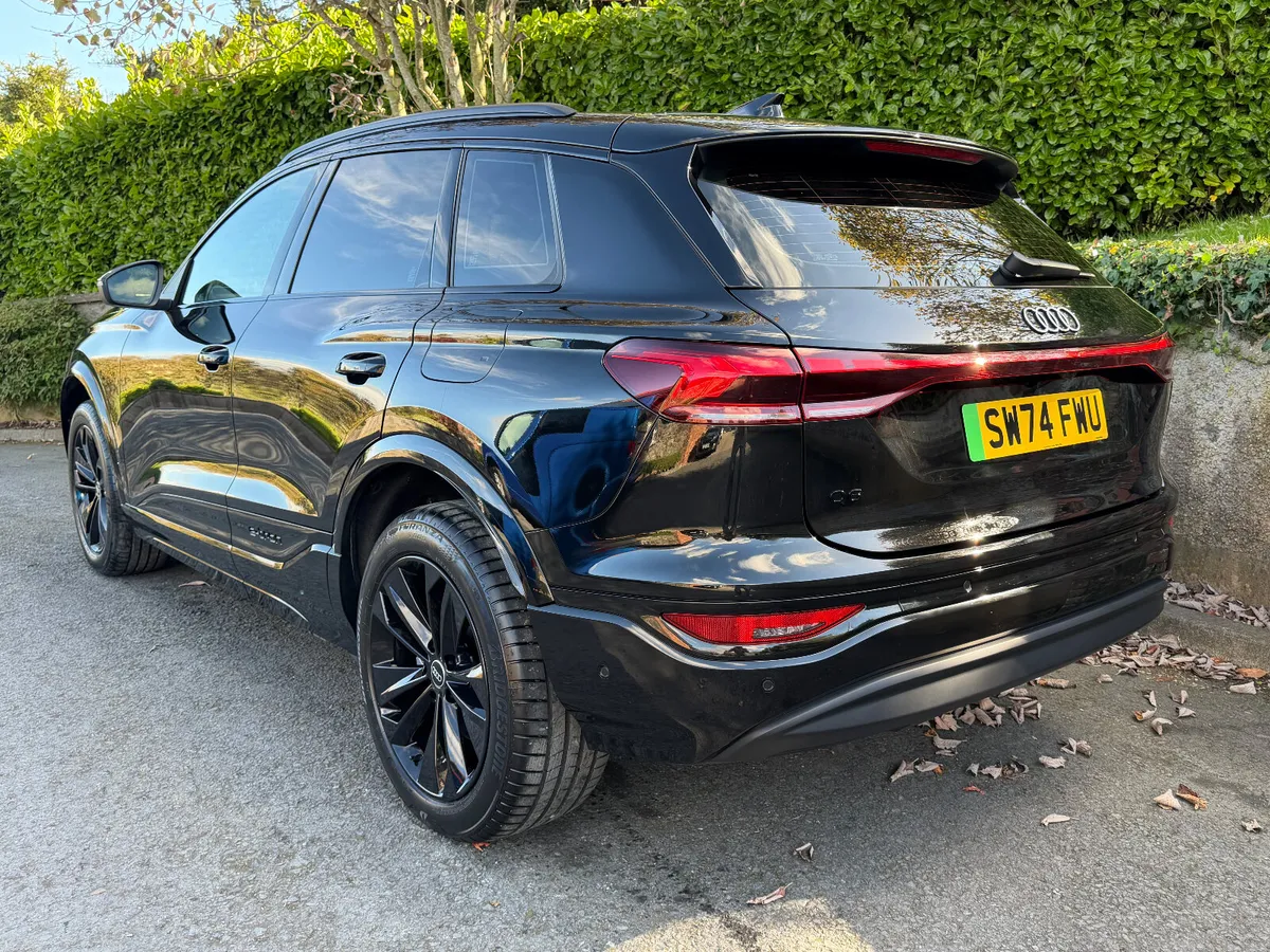 2025 Audi Q6 e-tron Quattro 100KwH Sport - Image 3