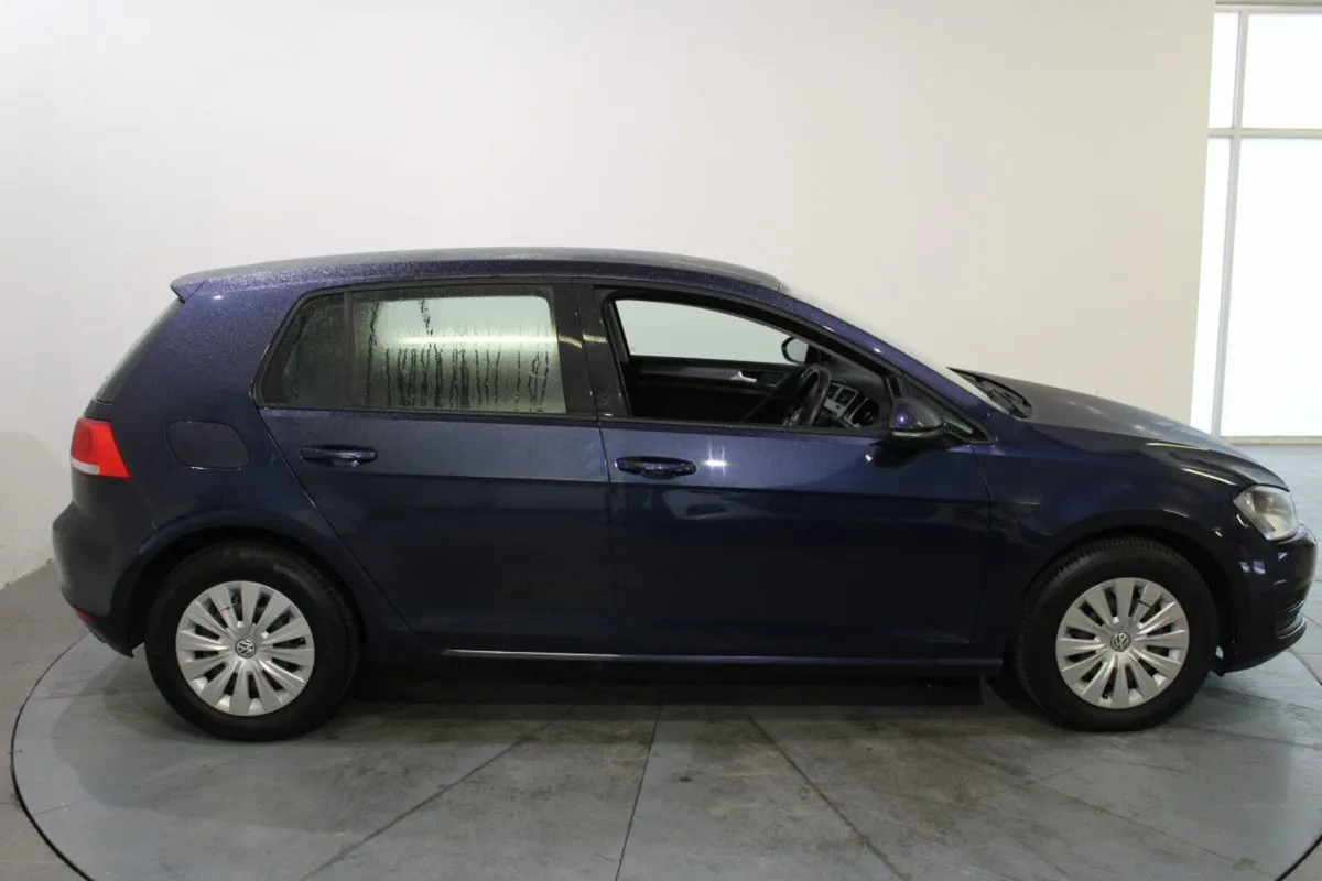 Volkswagen Golf 1.2 TSI 5DR 85hp - Image 4