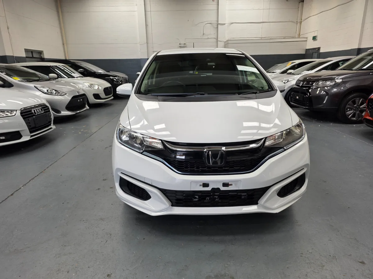 Honda Fit 2019 Hybrid - Image 2