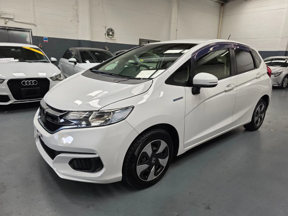 Honda Fit 2019 Hybrid - Image 3