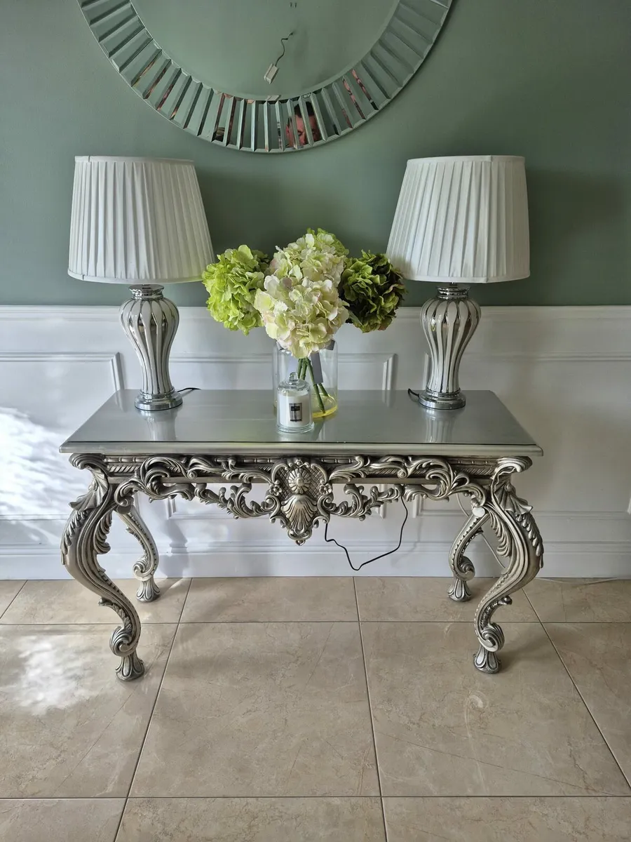 Console table with lamps - Image 2