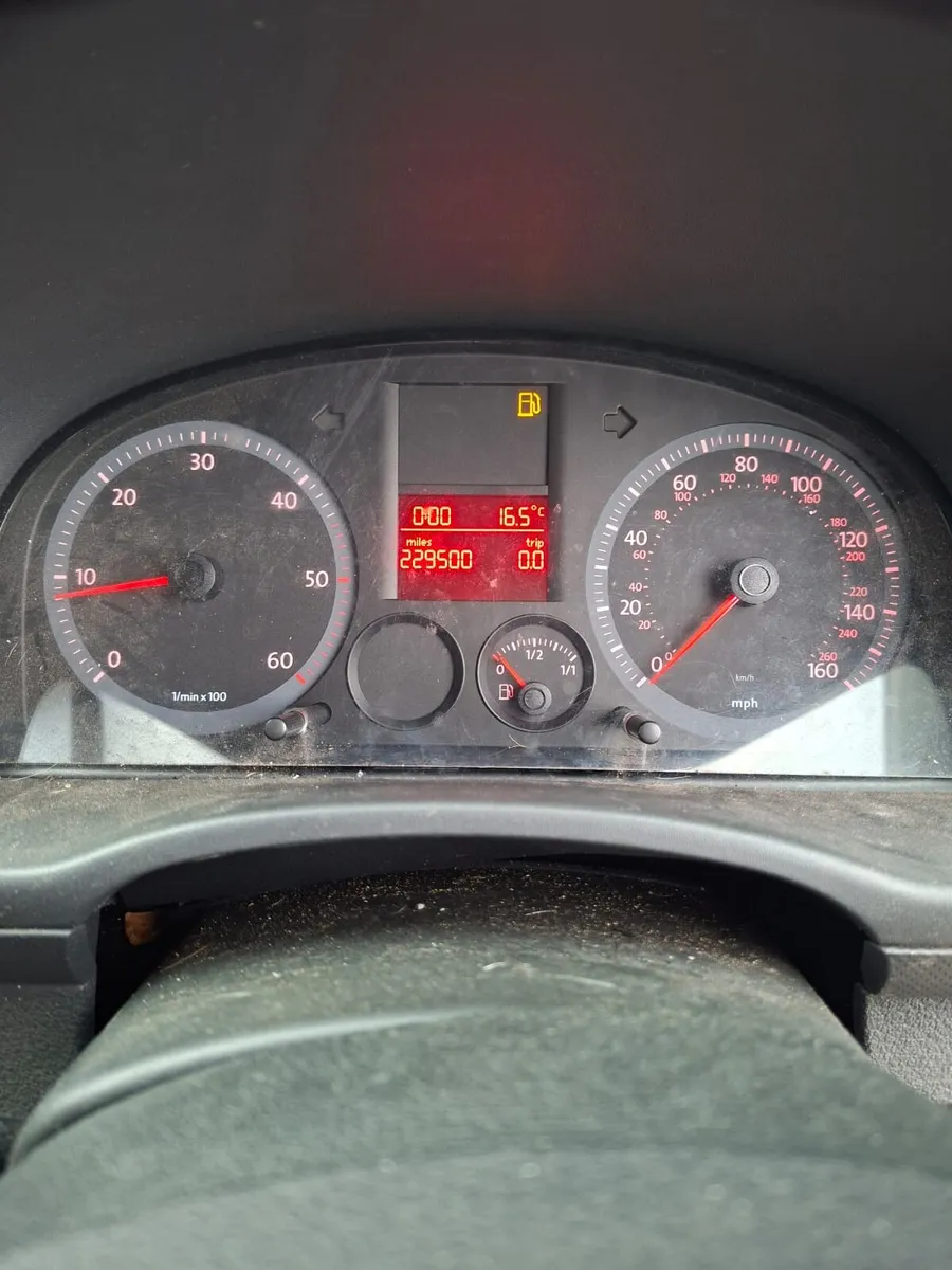 VW Caddy 1.9 105bhp DOE 03/26 - Image 4