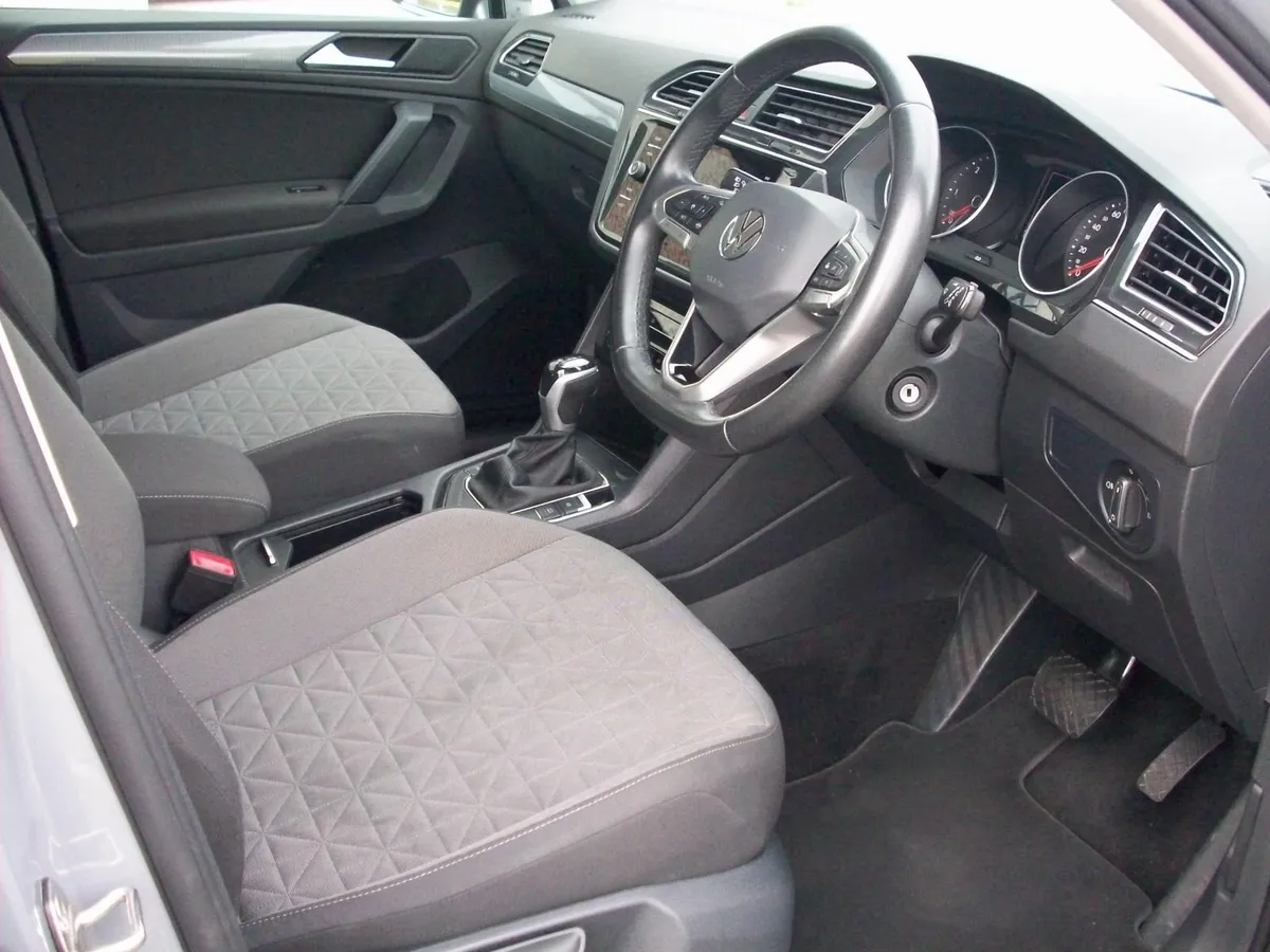 Volkswagen Tiguan Life 2.0TDI  2022 Auto - Image 2