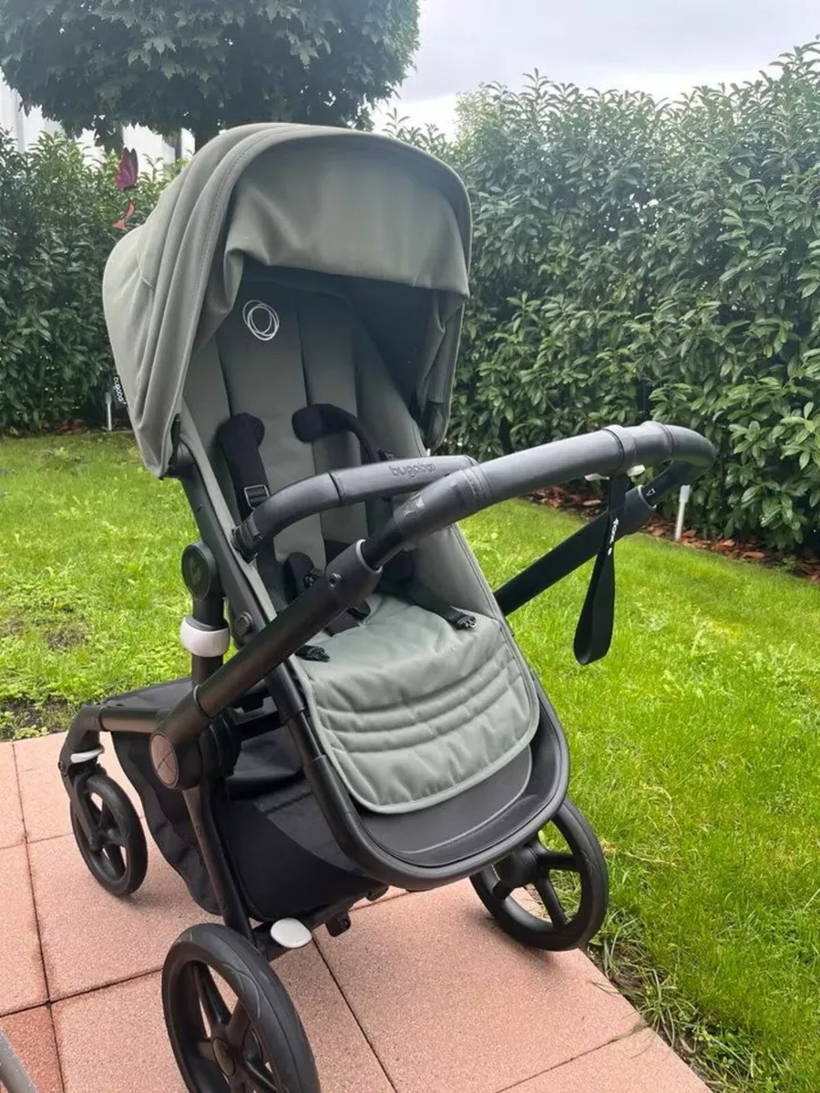 Bugaboo Fox 5 stroller with bassinet set - Image 1