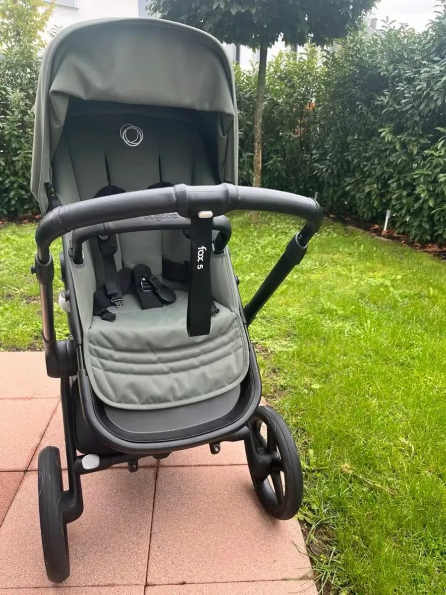 Bugaboo Fox 5 stroller with bassinet set - Image 2
