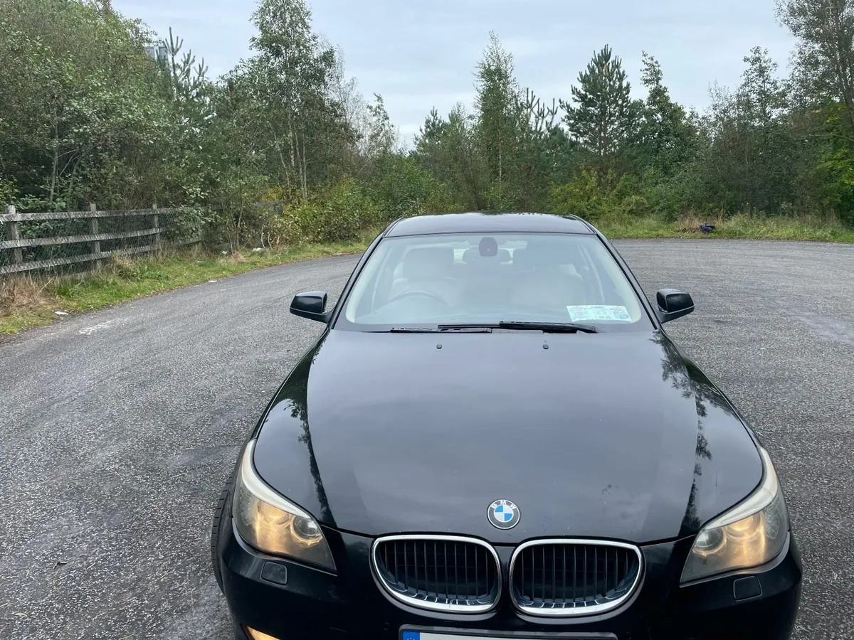 BMW 5-Series 2010 - Image 4