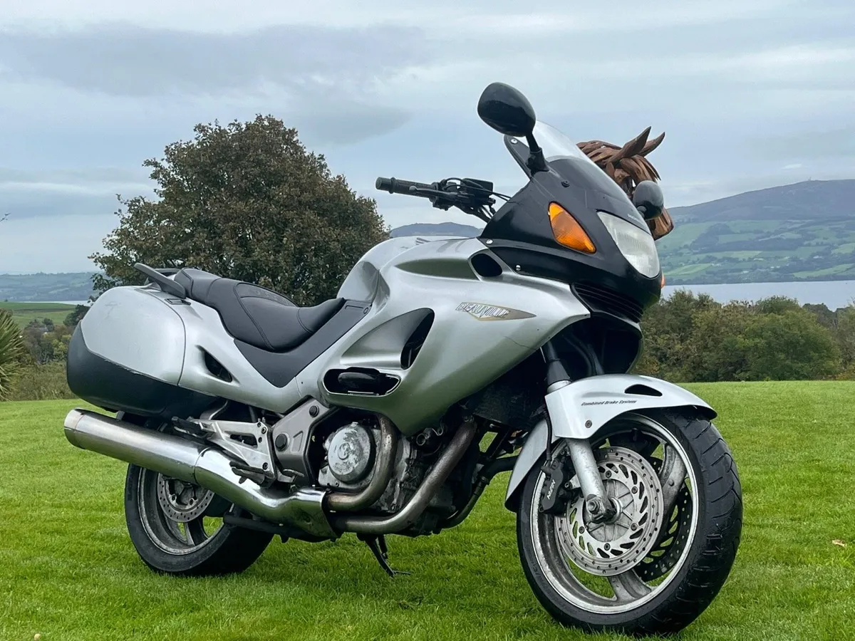 Honda ntv650 - Image 1