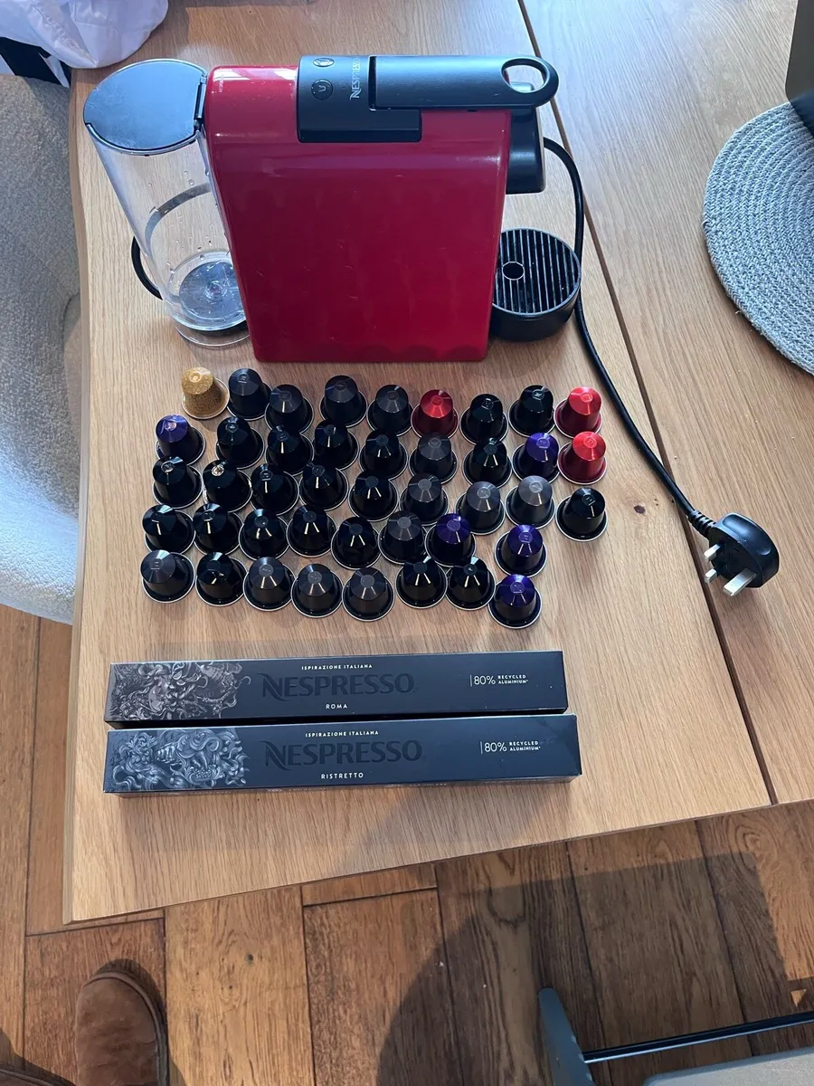 Nespresso Coffee Machine and 60 Capsules - Image 3