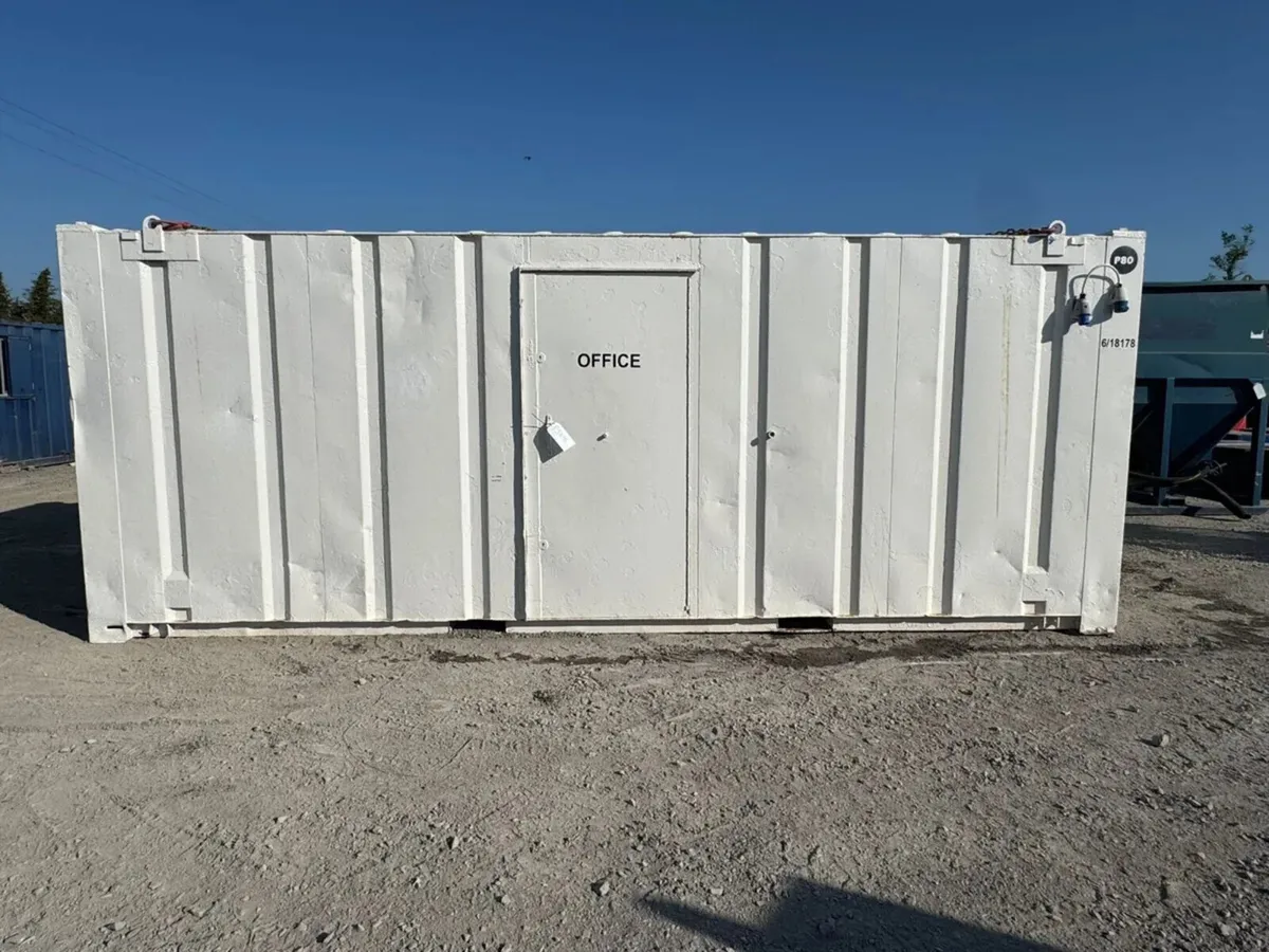20x8 Office Unit - Image 1