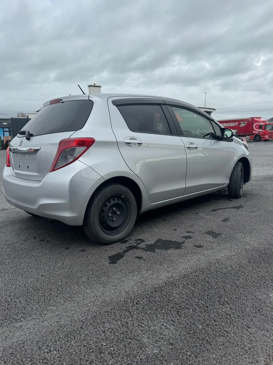 2014 TOYOTA VITZ/YARIS 1.0 PETROL VERY LOW MILEAGE - Image 4