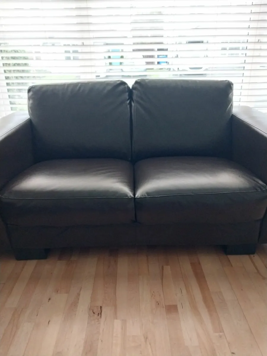 Sofa  set 3 +2  excellent condition - Image 1