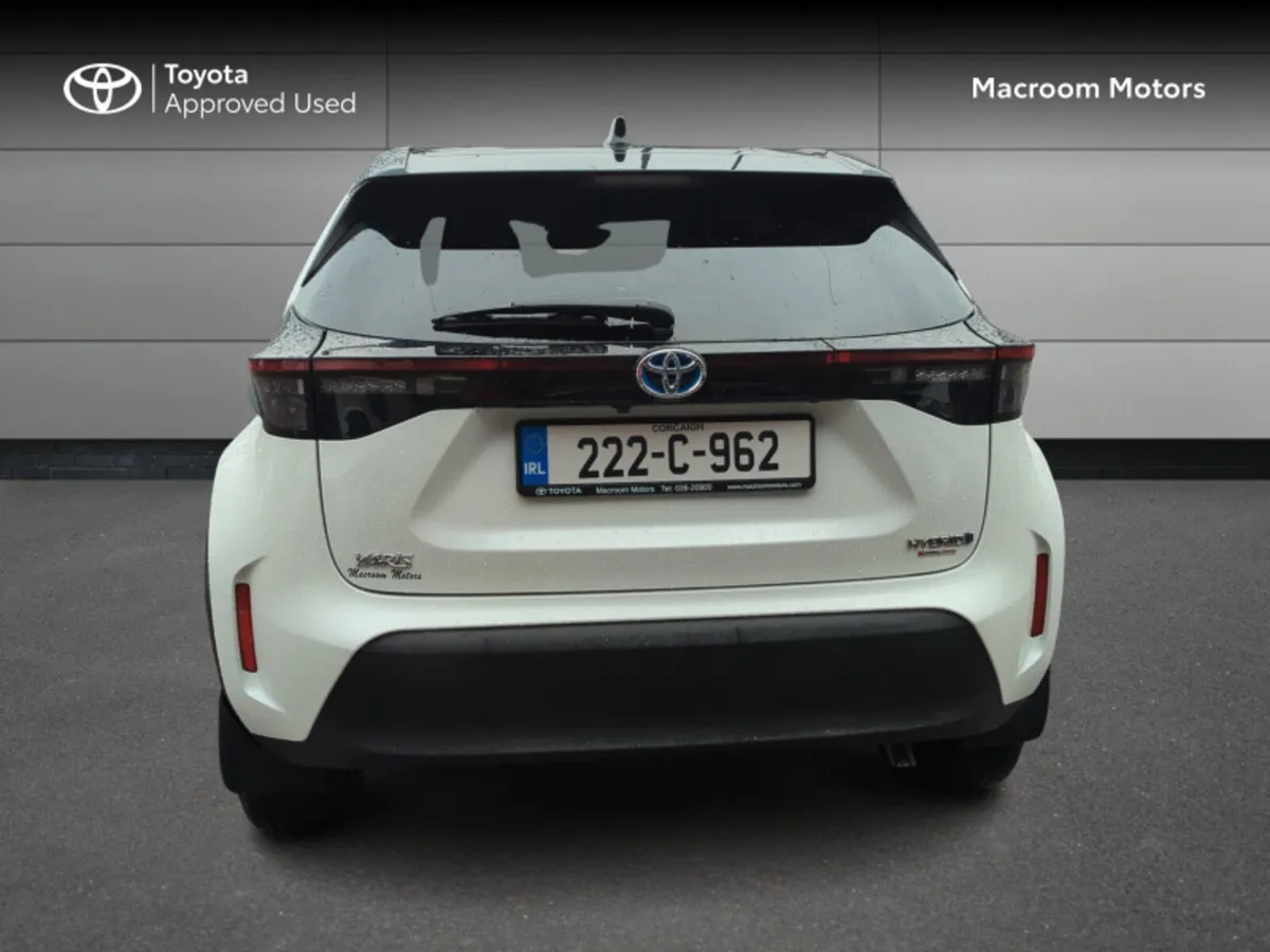 Toyota Yaris CR CROSS LUNA SPORT 4DR AUTO - Image 4