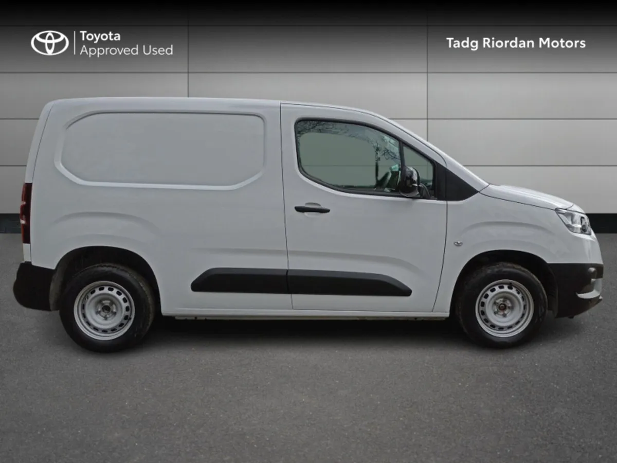 Toyota Proace City 1.5 GX SWB 650KG *PRICE REDUCTI - Image 3